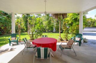 2 minute walk to Beach & Pool - Casual 2-Bed House home by Bluescape - Saint James - 5