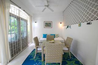 2 minute walk to Beach & Pool - Casual 2-Bed House home by Bluescape - Saint James - 2