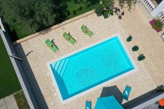 Family friendly apartments with a swimming pool Vrsi - Mulo, Zadar - 20732 - 2