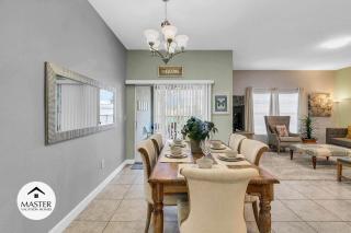 4 Bedrooms 3 Bathrooms Storey Lake 4827 Ct - Orlando - 6