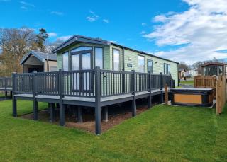Coldstream Holiday Park - 1