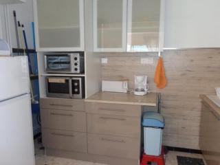 Charmant F1 avec terrasse et garage, proche cures et centre-ville d'Amélie-les-Bains. - FR-1-703-73 - 8