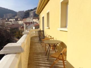 Confortable F3 avec balcon/terrasse en centre-ville, proximité cures, parking, ascenseur, pour 4 pers. - FR-1-703-88 - Amélie-les-Bains-Palalda - 0