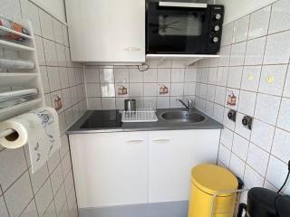 Studio Cabine 4 Pers avec Terrasse, Wifi, Piscine, à 2 Pas de la Plage - Parking Privé - FR-1-81-115 - Port Leucate - 2