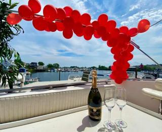 Romantic Condo @ Ocean 3-deck Yacht - Brooklyn - 7