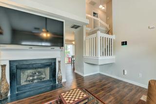 Chic Charlotte Townhome with Community Pool - Charlotte - 7