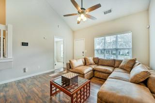 Chic Charlotte Townhome with Community Pool - Charlotte - 6