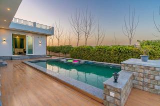 StayVista at Colour Bloom - 2 BR Pet Friendly Villa in Delhi Haryana with Swimming Pool - - 3