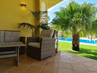 Homefield Gardens by HnM - 2