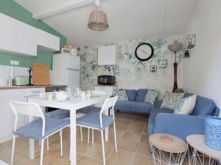 Charming Holiday Home in Gargas with Swimming Pool - Gargas - 1