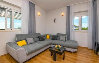 Beautiful Home In Kaocine With Kitchen - 7