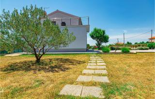 Beautiful Home In Kaocine With Kitchen - 1