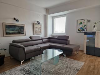 Fabulous family apartment, Beverly Hills Mall area - 7