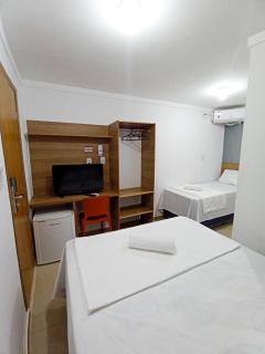 HOTEL PINHEIRO CENTER - 5