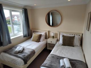 Wentworth Drive Contractor and family 3 bed Home Grantham - Lincolnshire - 3