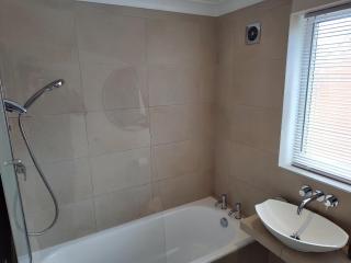 Wentworth Drive Contractor and family 3 bed Home Grantham - Lincolnshire - 2