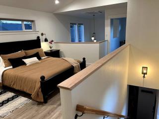Brand New Custom Built Cottage in Downtown w/Pool! - 5