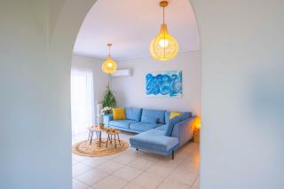 Kima: Relaxing beach home next to sparkling waters - 4