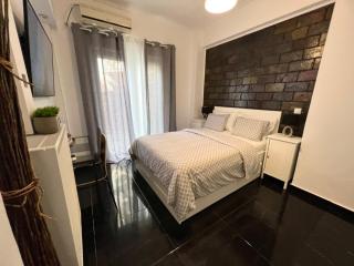 Beautiful Studio With Private Yard - Atene - 1