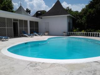 Villa Chinnor-Kent Ave - Montego Bay - 1