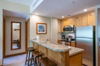 Rare Sundial 4BR Ski in Ski out Walk out to Pool - Park City - 6