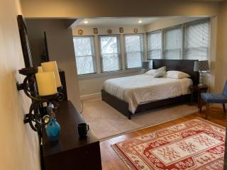 Deluxe King Master Suite - Washington - 1