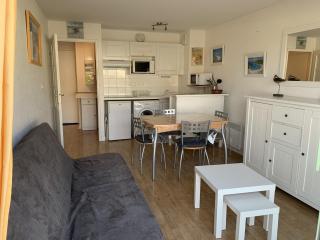Appartement T2 Cabine Proche Plage avec Balcon et Parking Privé - FR-1-482-110 - 0