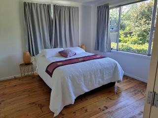 Richmond Central 3bdrm House sleeps 7 - 9
