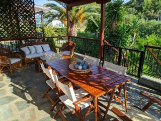 Villa Beta - 5min walk to beach, BBQ, Parking - Pefkochori - 6