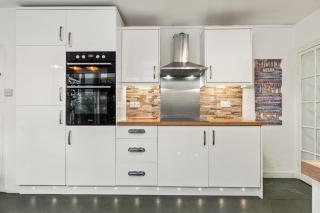 Sunbury Villa - Close to Town and Beaches - Tenby - 7