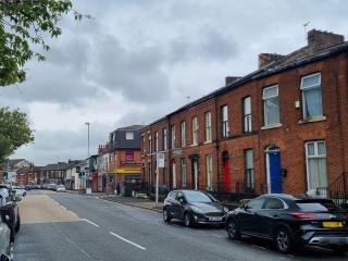 2 Bedroom 4 Beds Family Flat Free Parking & Fast Wi-Fi Self-Check-in Cosy & Spacious - 3