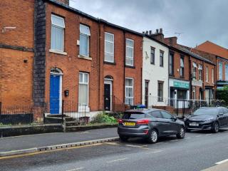 2 Bedroom 4 Beds Family Flat Free Parking & Fast Wi-Fi Self-Check-in Cosy & Spacious - 2