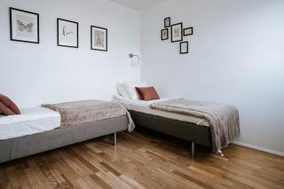 Ocean Views and Gorgeous Design in a Light-Filled 3 BDRM/1.5 Bath Village Home - 6