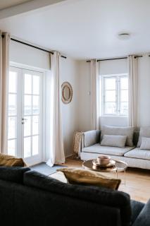 Ocean Views and Gorgeous Design in a Light-Filled 3 BDRM/1.5 Bath Village Home - 9