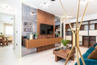 EZ Luxury Living - 1