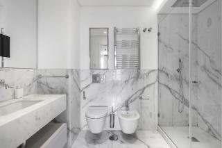 WHome Urban Retreat: Downtown Luxury, Parking, AC & Elevator - 7
