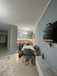 Lungo Mare//newly furnished 2+2 apartment - Vlorë - 8