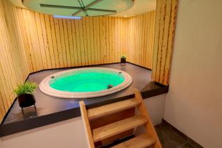 Jacuzzi & Sauna Villa - Tzummarum - 0