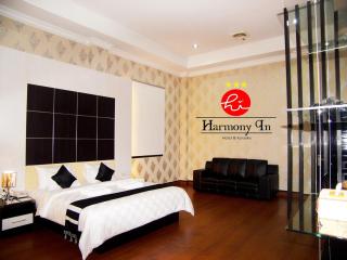 Hotel Harmony In & Karaoke - Pontianak - 9