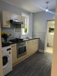 Spacious family home - Cardiff - 3