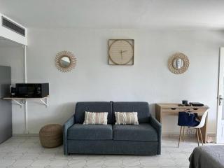 Grand Studio Zen idéalement situé à Saint-François avec piscine et terrasse - 2