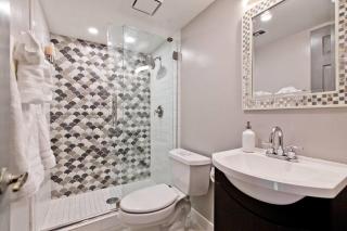 Bright, Modern 4BR with Beautiful Backyard & Pool! - 8