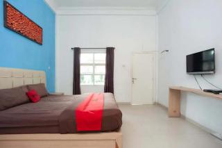 RedDoorz Syariah @ Jalan HOS Cokroaminoto Jambi - Jambi - 3