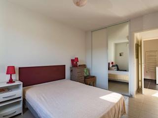 Appartement moderne à 300m de la plage avec terrasse et parking sécurisé - FR-1-2-417 - Hendaya - 2
