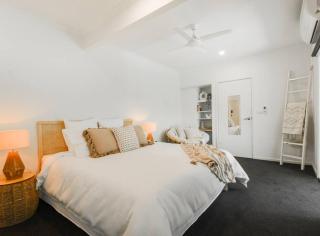 The Pool House - Rosebud - 7