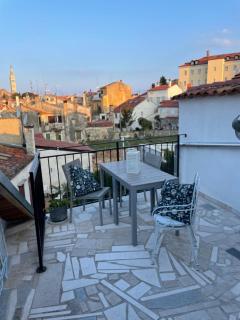 Steinhaus mit Terrasse - 2