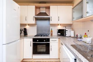 4 Bedroom Townhouse in Stirling - Stirling - 2