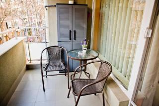 Sunflower Apartment City Center & Free Parking - 3