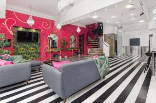 Luxury Mirror Party Pad with 4 Bedrooms! - Liverpool - 5