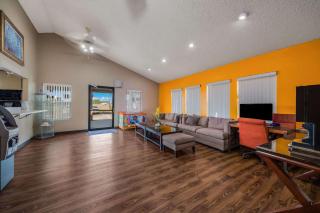 Express Inn & Suites San Antonio near SeaWorld - Medical Center - 4